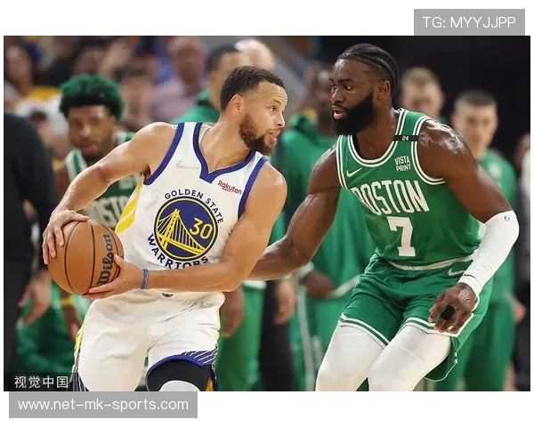 勇士一波流打懵凯尔特人，库里又一次三分不手软