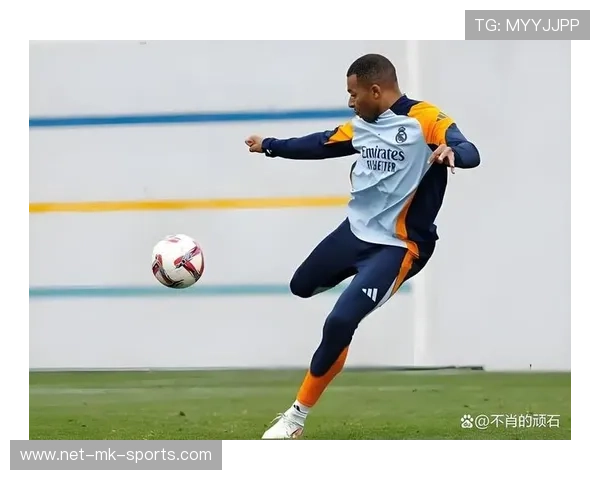 姆巴佩高速冲刺破门,法国前场压制全场——速度与压迫的现代足球诗篇 姆巴佩高速冲刺破门,法国前场压制全场——速度与压迫的现代足球诗篇